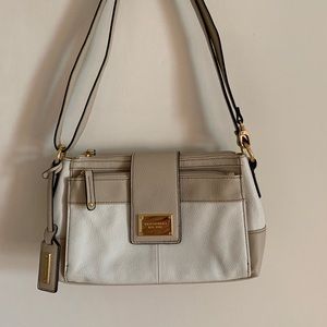 Tignanello | Two Toned Pebble Leather Purse